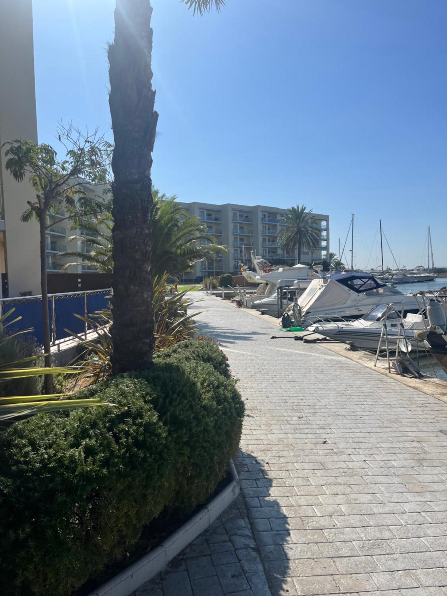 Atico En Port Gran Roses Apartment Exterior photo